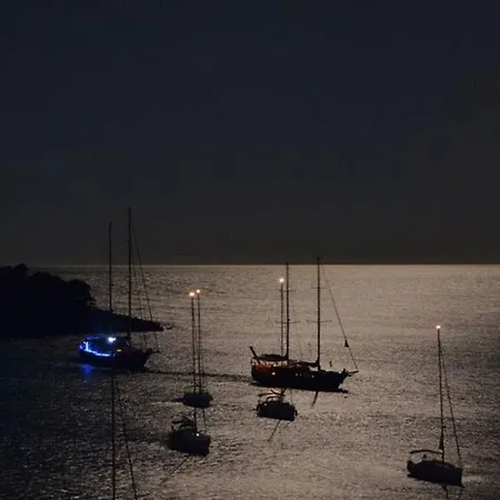 아파트 In With Sea View, Terrace, Air Conditioning, Wifi 5197-5 사플루나라