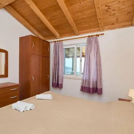 In With Sea View, Terrace, Air Conditioning, Wifi 5197-5 Saplunara