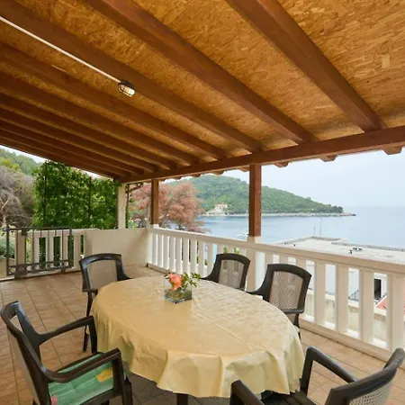 شقة In With Sea View, Terrace, Air Conditioning, Wifi 5197-5